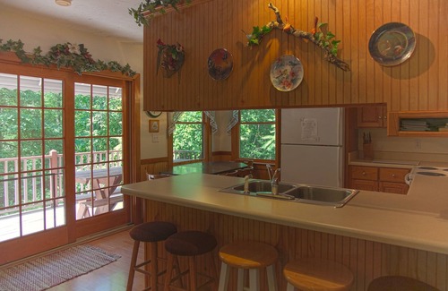 Columbus House | Comfortable Chalet Near TIEC - Full Amenities & Pets