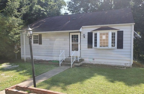 Charleston House | Comfortable Cozy Walk to Camc Hospital