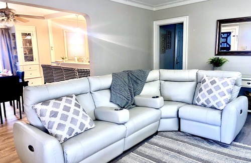 Warren House | Comfortable Lower Level Apartment