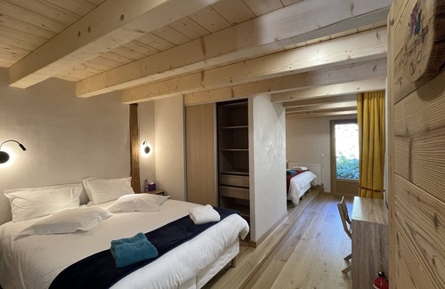 Taninges Bed & Breakfast | Comfortable off grid mountain lodge with SPA.