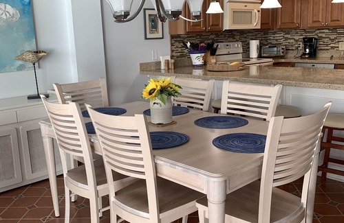 Garden City Condo | Comfortable, Pristine, Newly-Remodeled 3 Bed/3 Bath Condo on the Ocean