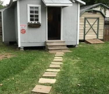 Freetown - Port Rico Apartment | Comfortable Tiny Home