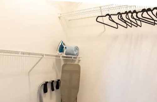 Atlanta Apartment | Comfy Superstar Getaway w/Selfie Wall, Free Parking & Wifi
