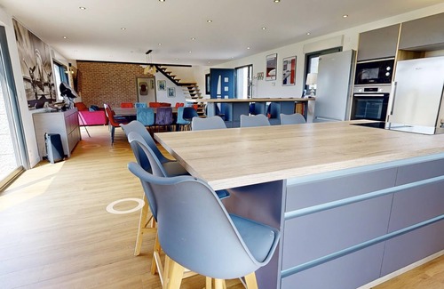 La Haye-Pesnel Cottage | Concorde Aérogare 25 people 2 Cottage : jacuzzi baby airhockey
