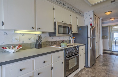 Lincoln Beach Condo | Condo #29 has AMAZING unsurpassed views of the Pacific Ocean!