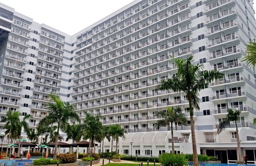 Barangay 76 Hotel | CondoDeal at Shell Residences Moa Pasay