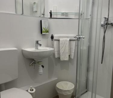La Penne-sur-Huveaune Hotel | Contact Hôtel Marseille Aubagne