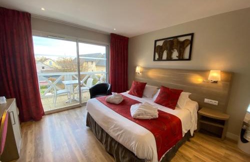 La Riviere-Saint-Sauveur Hotel | Contact hôtel - Motel Les Bleuets & SPA