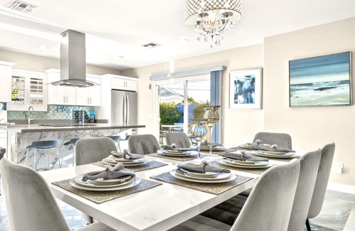 South Scottsdale House | CONTEMPORARY GLAM!RESORT STYLE HOME OLD TOWN SCOTTSDALE HTD POOL 2 PRIMARY BDRMS