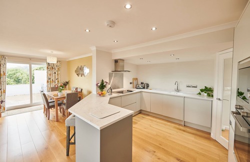Laugharne Cottage | Contemporary Retreat With Fantastic Castle Views and Hot Tub