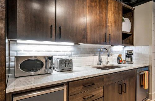 Downtown Nashville Apartment | Contemporary Suite 6BR by Maddox Hotel