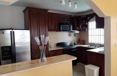 Palmilla House | Convenient Apartment Near Beach and Catalina Island