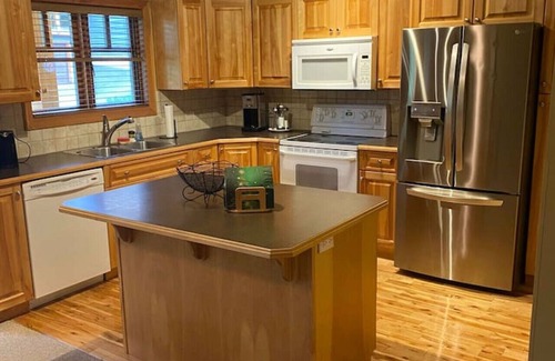 Rossland House | Copper Chalet 6 - sleeps 10