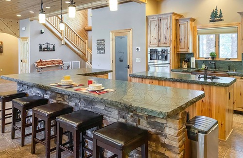 Heber Cabin | Copper Elk Manor | Luxury Cabin on Forest Border