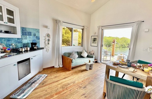 Isla Solarte Resort | Coral Bay Bungalows