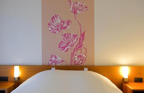 Mol Hotel | Corbie Mol