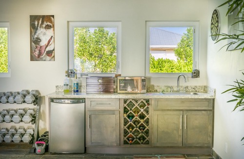 Cockburn Town House | Corktree Beach House - Modern, Beachfront 2bd/3ba home with central AC