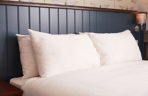 Heaton Hotel | Corner House Hotel by Greene King Inns