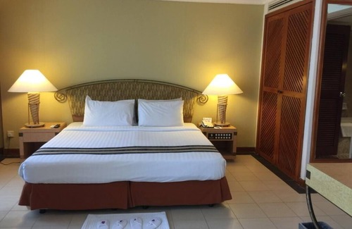 Taman Haji Zainal Hotel | Corus Paradise Resort Port Dickson
