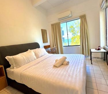 Taman Haji Zainal Apartment | Corus Seaview Family Suite at Port Dickson 6-8 pax