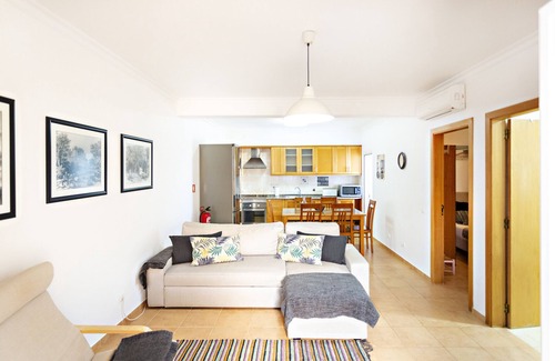 Vila Real Santo Antonio Ski Chalet | Cosy, with backyard and barbecue area