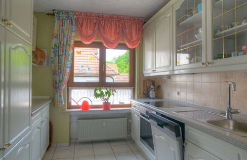 Schwalenberg Apartment | Cosy apartment for 4 people with WIFI, TV, patio and pets allowed