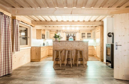 Mitterberg-Sankt Martin House | Cosy apartment in villa for 18 guests with pool, WIFI, TV, terrace and pets allowed