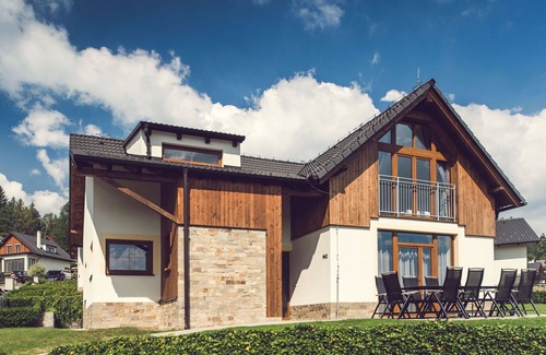 Lipno nad Vltavou House | Cosy apartment in villa for 11 people with WIFI, TV, terrace and pets allowed