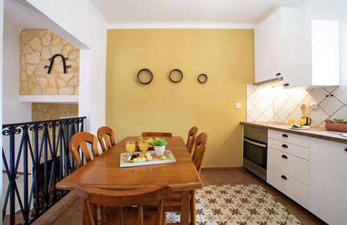 Mem Moniz House | Cosy apartment in villa for 4 guests with A/C, WIFI, pool, TV and patio