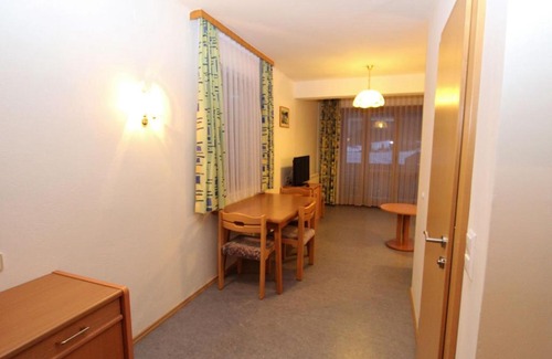 Neusach Apartment | Cosy Apartment in Weissensee near Ski Lift