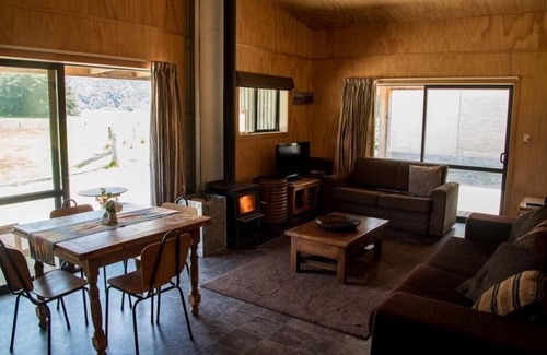 Makarora Ski Chalet | Cosy barn with spectacular mountain views