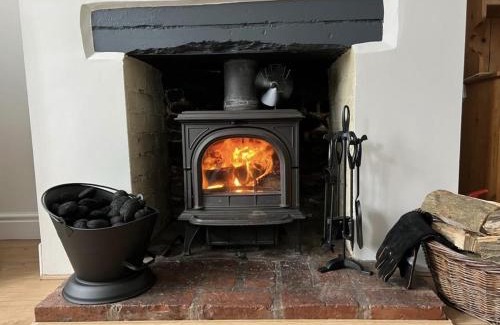 Carlisle House | Cosy Cumbrian Cottage King Size Bed 6 Miles from M6
