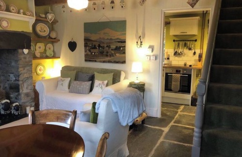 Gellilydan Cottage | Cosy Grade 2 listed cottage in Snowdonia