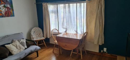 South Norwood Apartment | Cosy ground floor flat close to train & bus routes