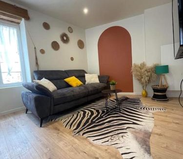 Saint-Claude Apartment | Cosy Jungle Room, évadez vous à Saint Claude