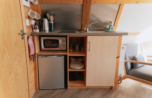 Newton Stewart Cabin | Cosy Modern Glamping Cabin With Hot Tub