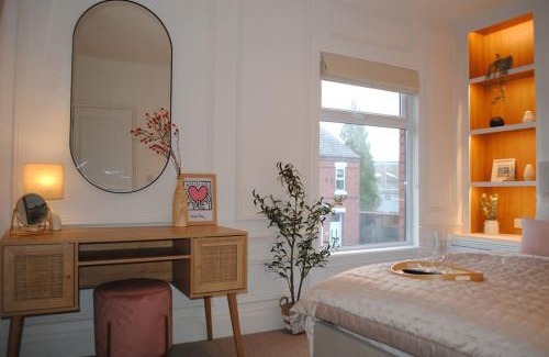 Warrington House | Cosy Renovated House in Warrington