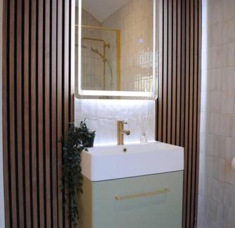 Warrington House | Cosy Renovated House in Warrington