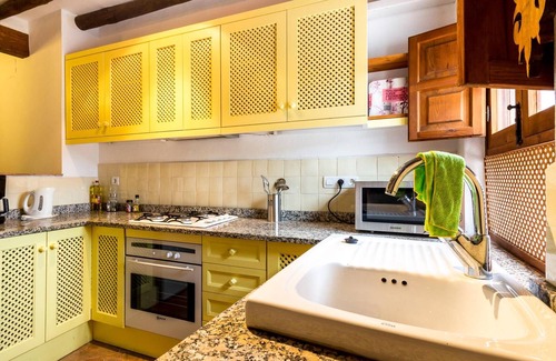 Albunuelas Cottage | Cosy restored rural house