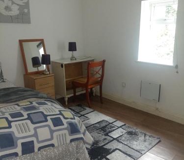 West Thornton Apartment | Cosy room