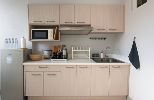 Ekkamai Apartment | Cosy Studio with City View