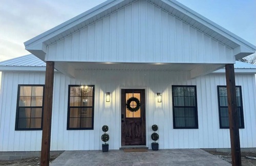 Farmers House | Cottage #2 at MeadowView!