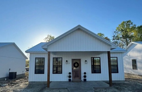 Farmers House | Cottage #2 at MeadowView!