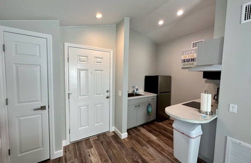 Tavares Cottage | Cottage 23: The Lighthouse - Waterfront Lodging in Downtown Tavares, FL