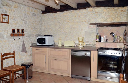 Saint Palais Cottage | Cottage 4 stars between vineyards and woods, near the Gironde