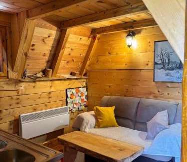 Njegovuđa Ski Chalet | Cottage Bumblebee