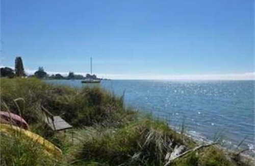 Motueka House | Cottage by the Beach