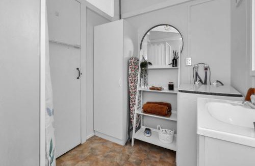 Kensington Apartment | Cottage on Churchill