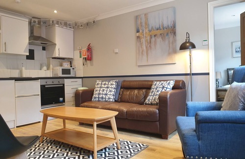 Scarborough City Centre Cottage | Cottage Shared Bathroom at The Windmill