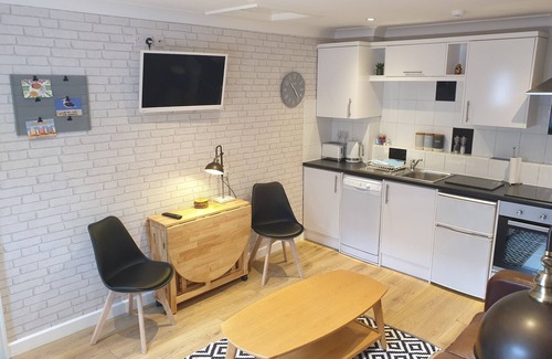 Scarborough City Centre Cottage | Cottage Shared Bathroom at The Windmill